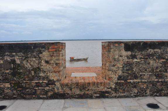 Vista para o rio no Forte do Presépio, em Belém - PA